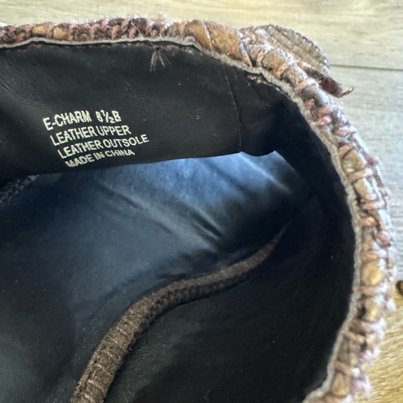 Elizabeth & James wood platforms - Picture 5 of 10